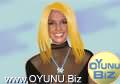 Britney
dressing click to play game